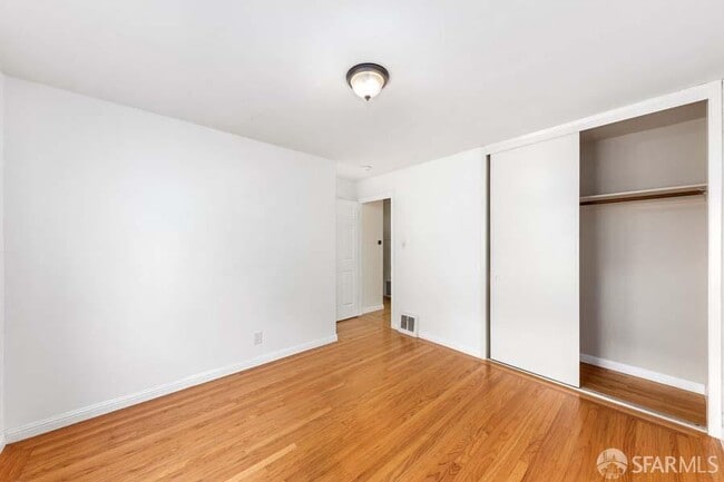 Building Photo - 346 Mangels Ave