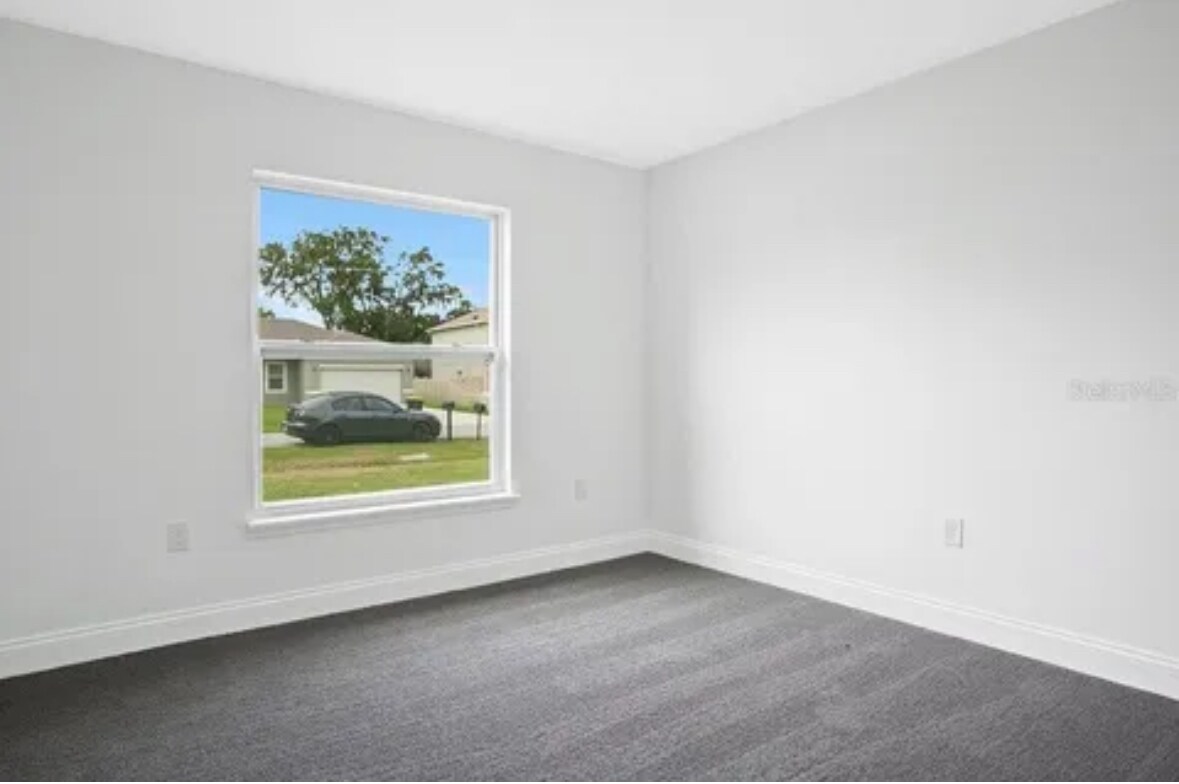 Building Photo - 415 Lark Ct