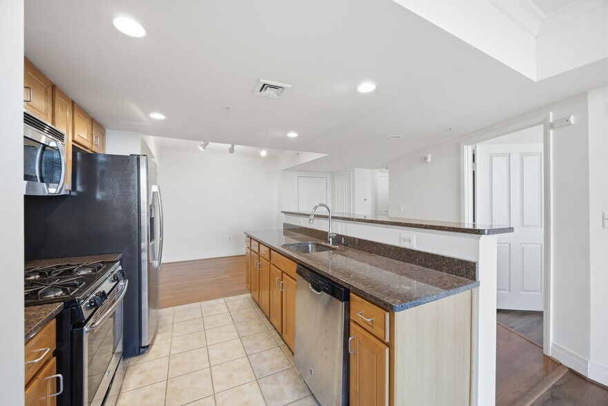 Building Photo - 414 Water St