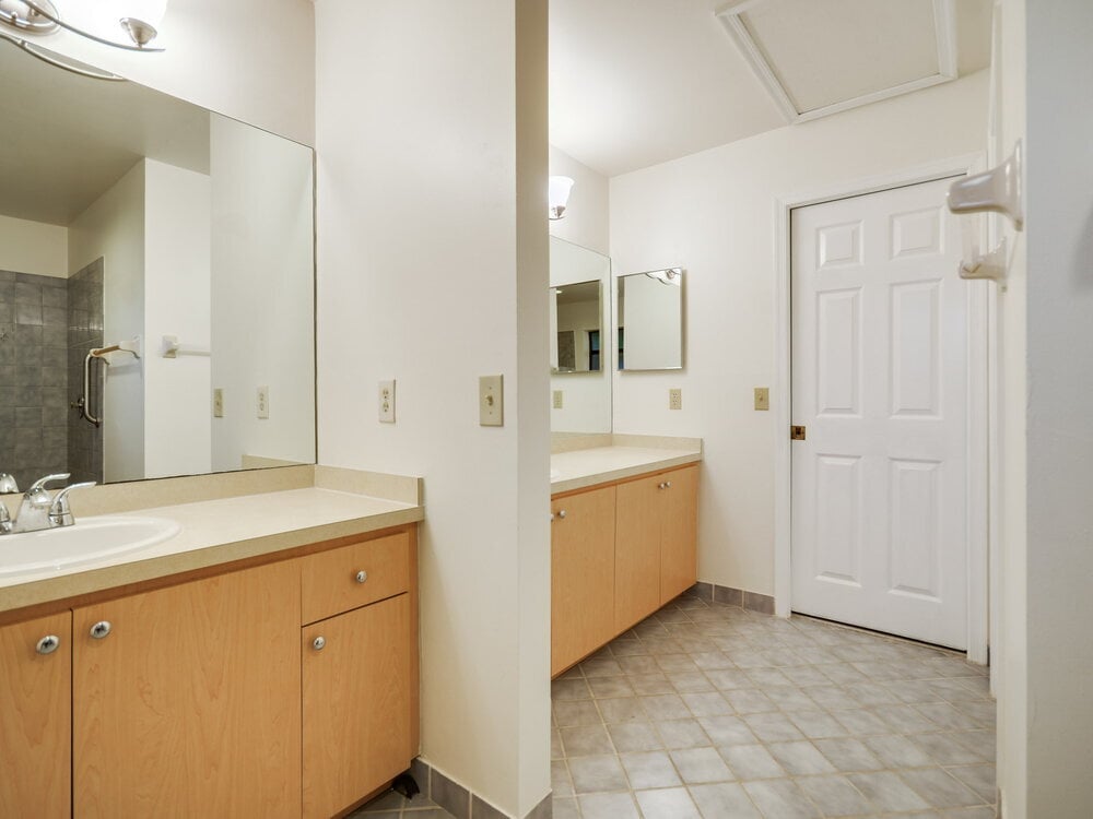 Building Photo - 14465 Larkspur Ln