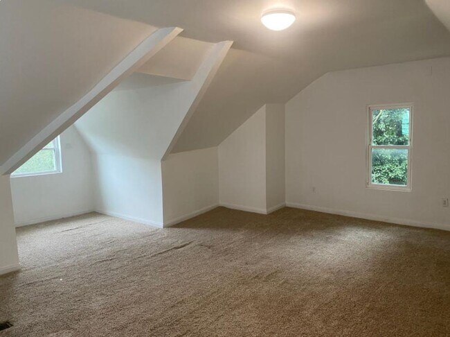 Building Photo - 29 Lawn St