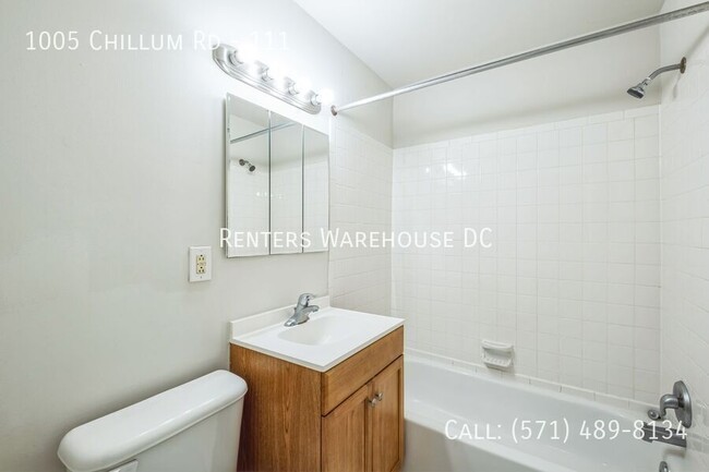 Building Photo - Fresh and Updated 1Bd/1Bth condo!  Availab...