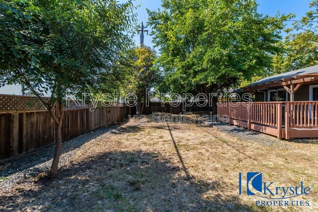 Building Photo - 126 Lain Dr