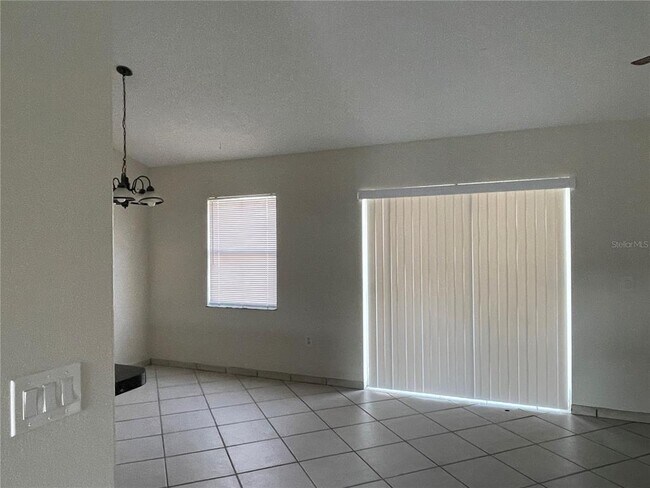 Building Photo - 326 Chelmsford Ct