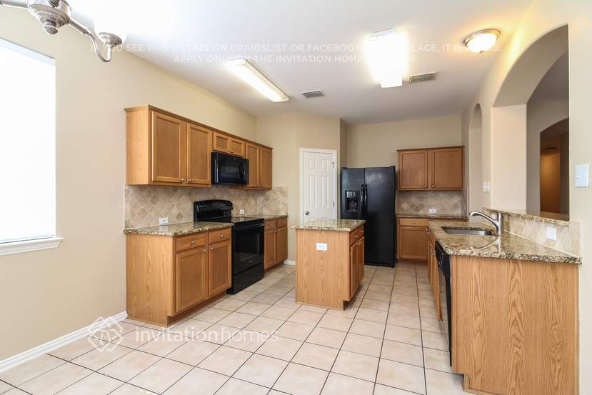 Building Photo - 932 Matagorda Ln