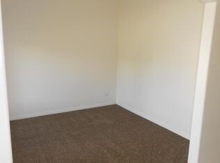 Building Photo - 251 W Peppermint Cir