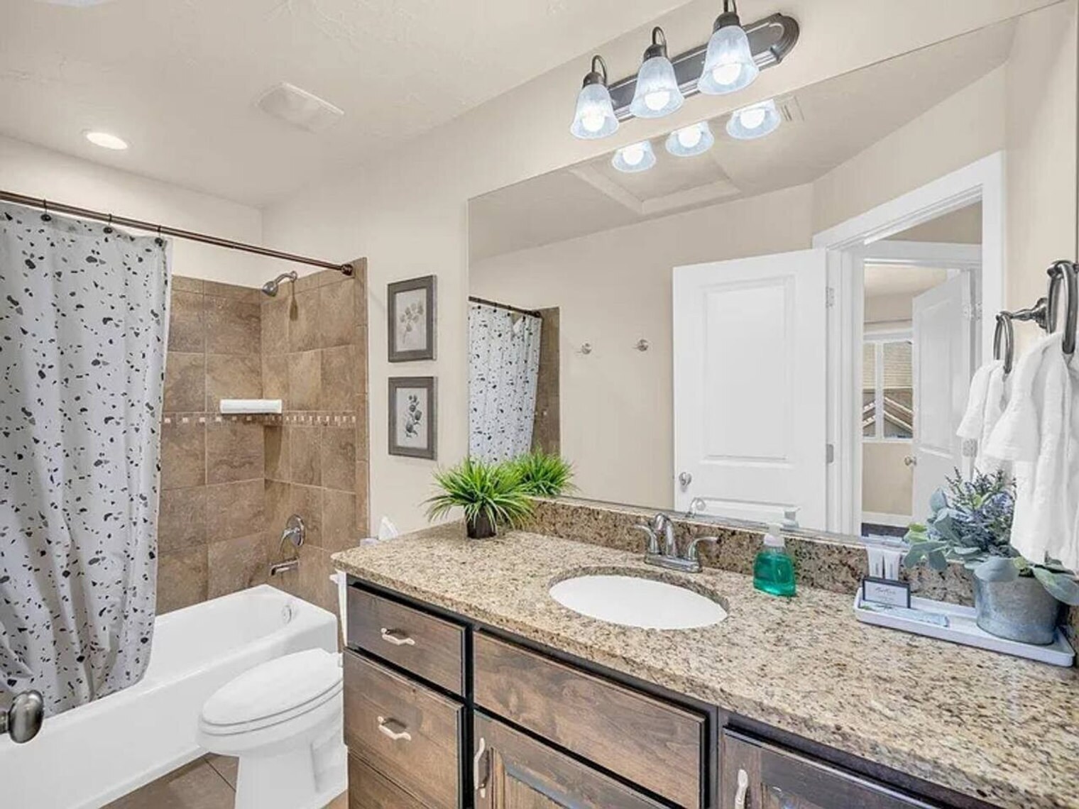 Building Photo - 4221 Torrey Pines Dr
