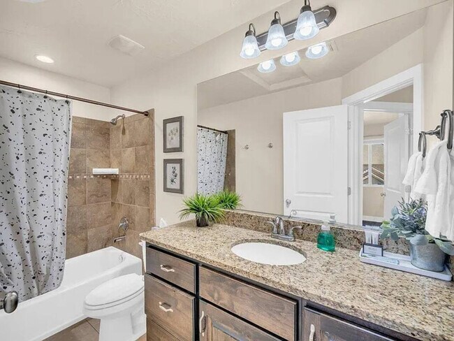 Building Photo - 4221 Torrey Pines Dr