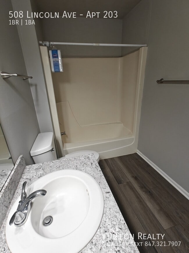 Building Photo - 508 Lincoln Ave