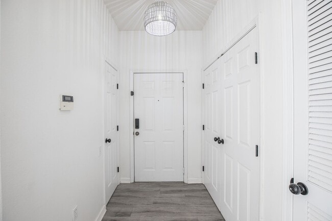 Building Photo - Stone Bridge