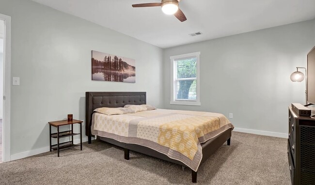 Building Photo - 4618 Trafalgar Rd