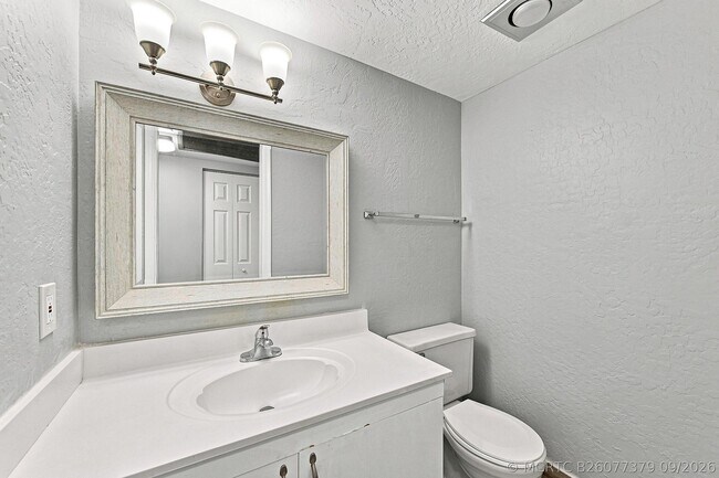 Building Photo - 2404 Antigua Cir