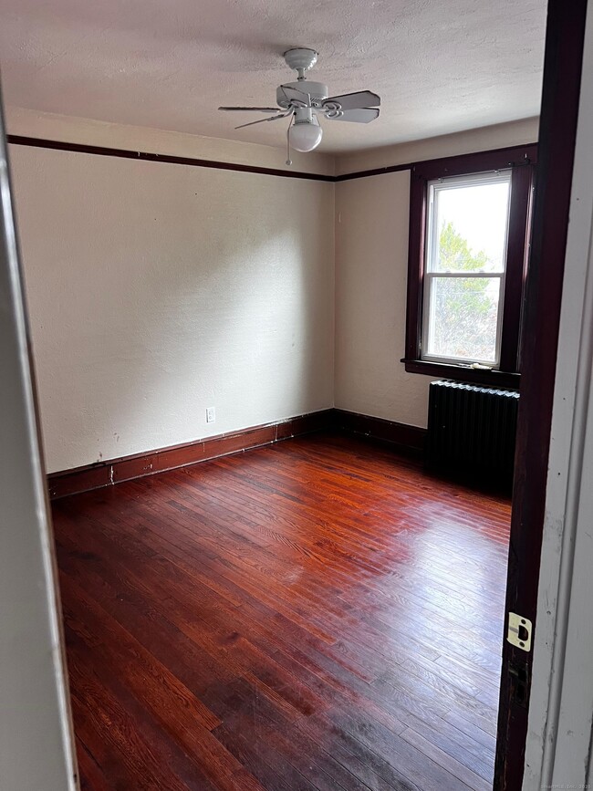 Building Photo - 128 Augur St