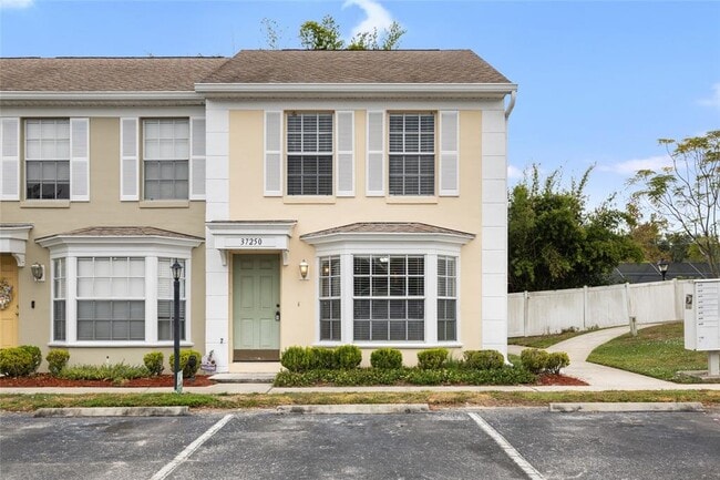 Building Photo - 37250 Embassy Pk Ln