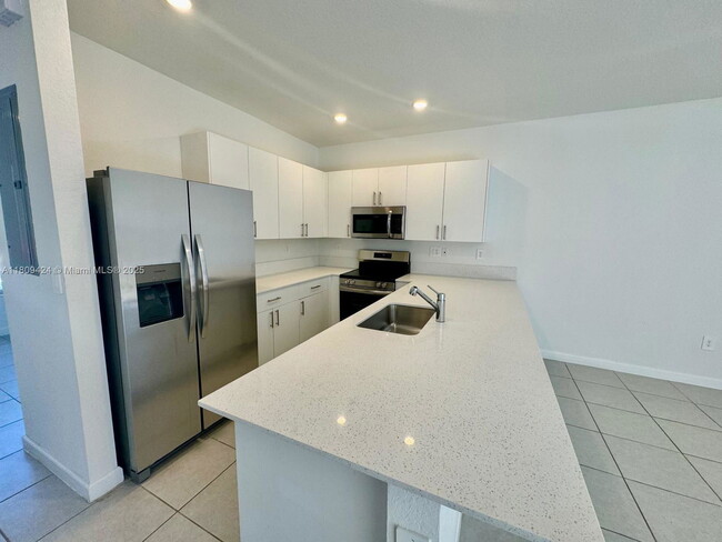 Building Photo - 26459 SW 149th Pl