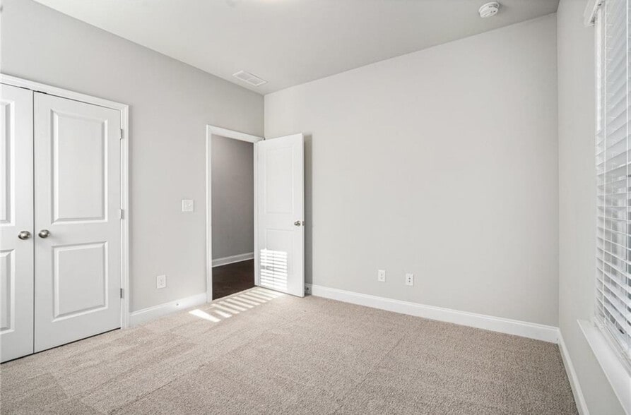 Bedroom #3 Upstairs - 811 Corsiglia Farm