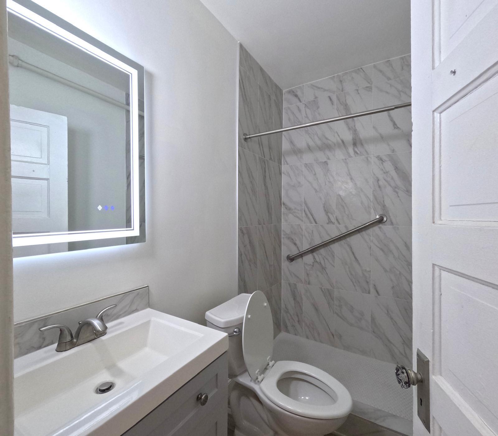 Building Photo - 4317 River Rd NW