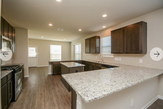 Building Photo - 4335 Rosemary Ln
