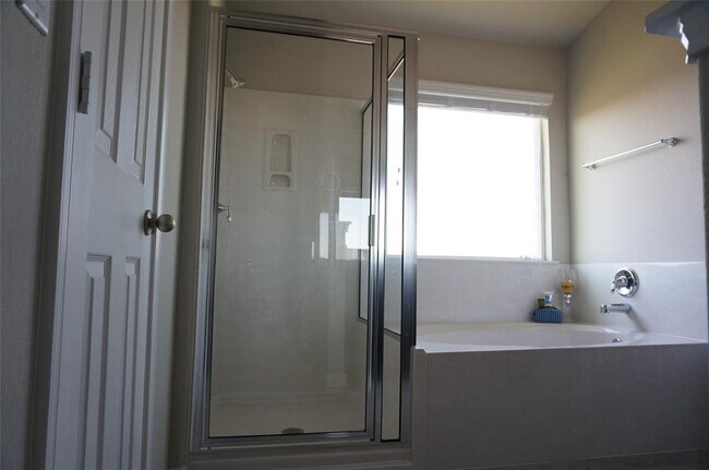 Building Photo - 399 Langely