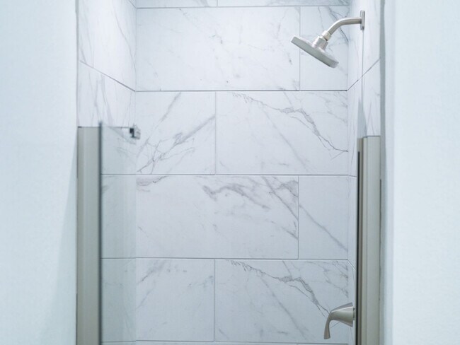 Building Photo - 1 Iris Way