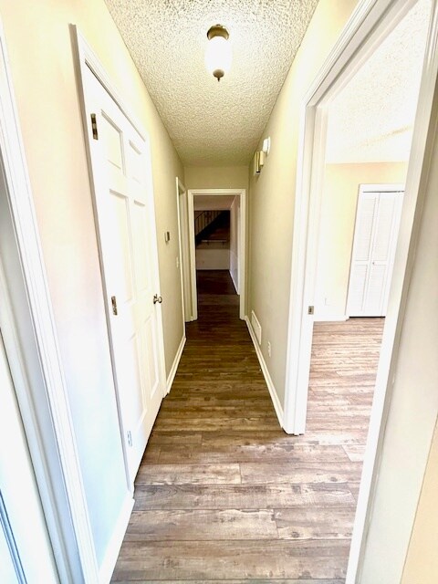 Building Photo - 122 Old Chapin Rd