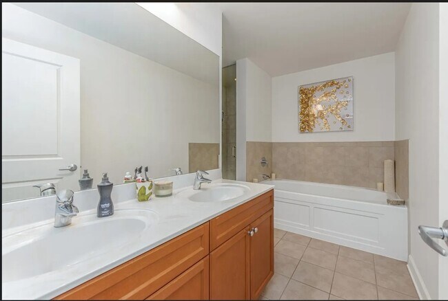 Building Photo - 1400 S Michigan Ave