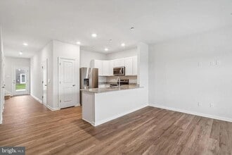 Building Photo - 111 Nootka Wy