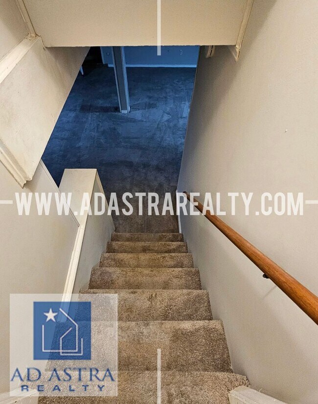 Building Photo - Open 3 Bed 2 Bath Home KCMO!!-Available NOW!!