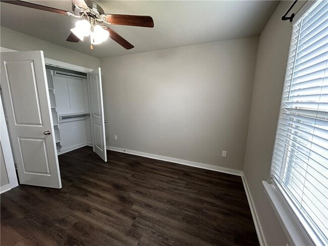 Building Photo - 419 N Mojave St