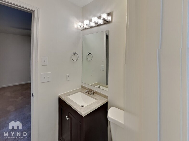 Building Photo - 456 Hardy Way