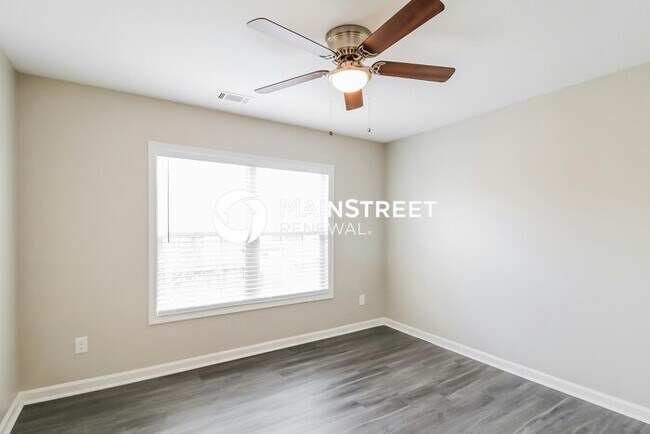 Building Photo - 6 Bedroom Pet-Friendly Home in Buford, GA with Main Street Renewal