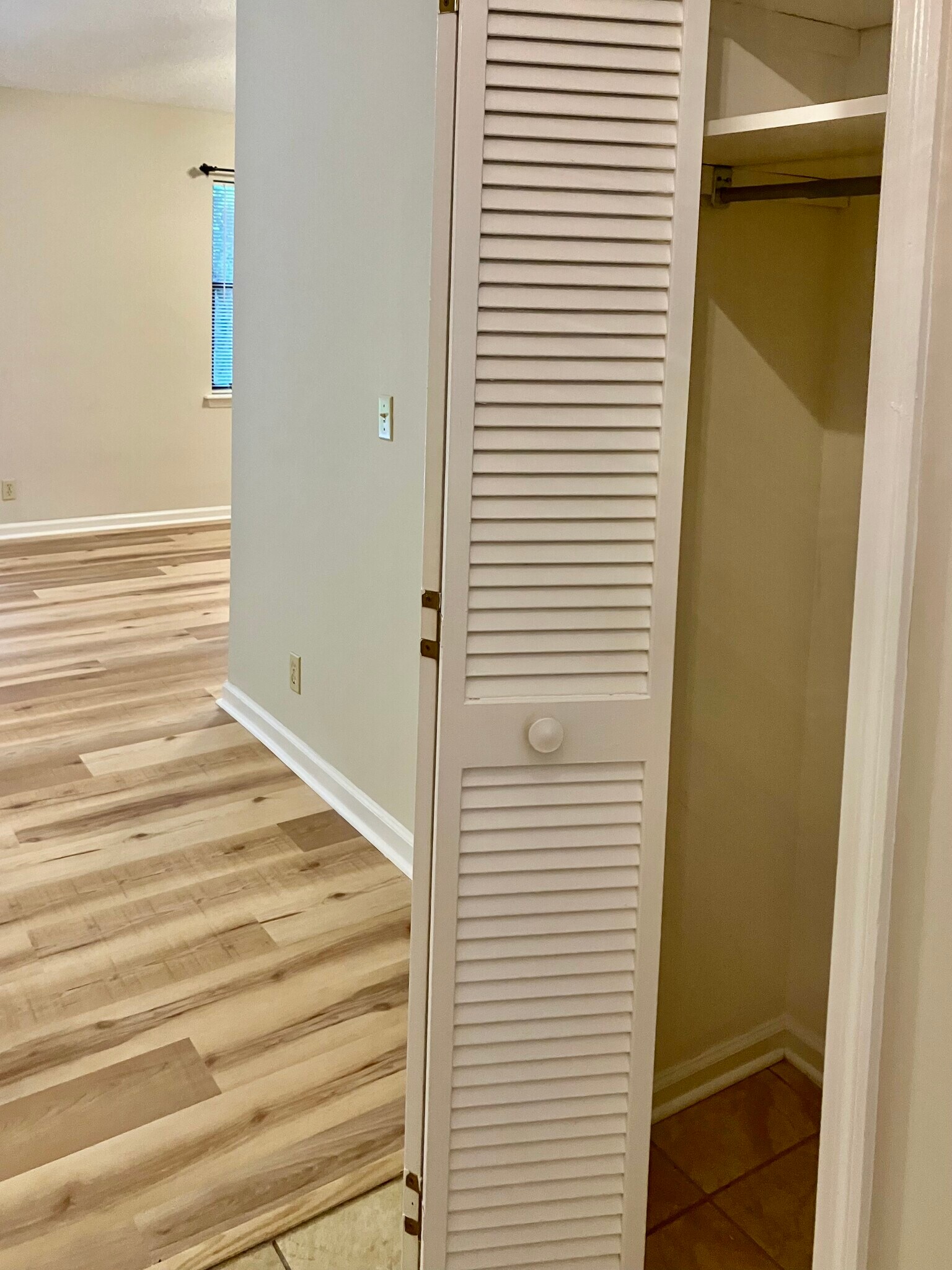 Building Photo - 204 Tuscarora Ct