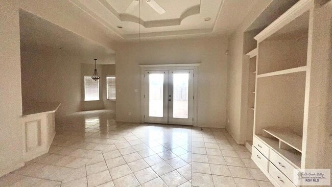 Building Photo - 25 La Paz Ct