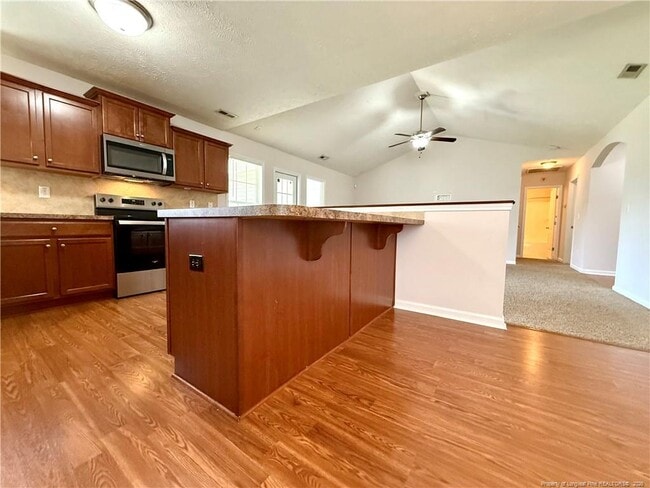 Building Photo - 2513 Hunting Bow Dr