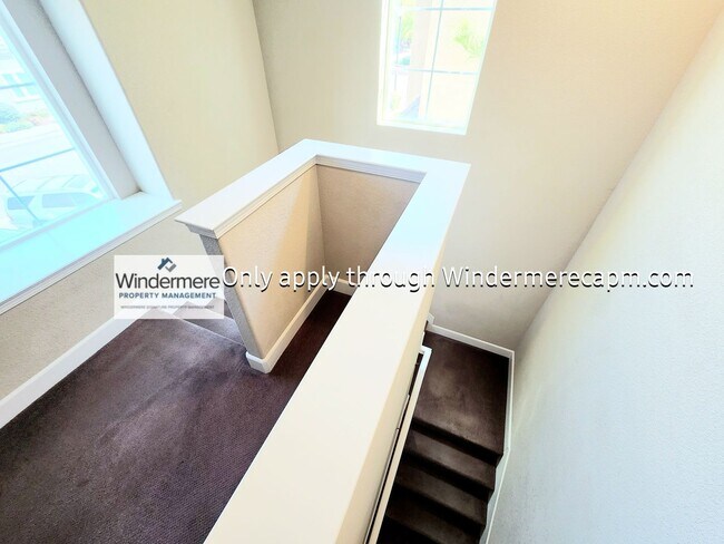 Building Photo - 1563 Parkside Way