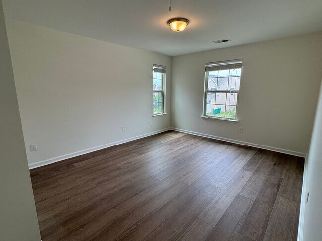 Building Photo - 219 Luna Trail