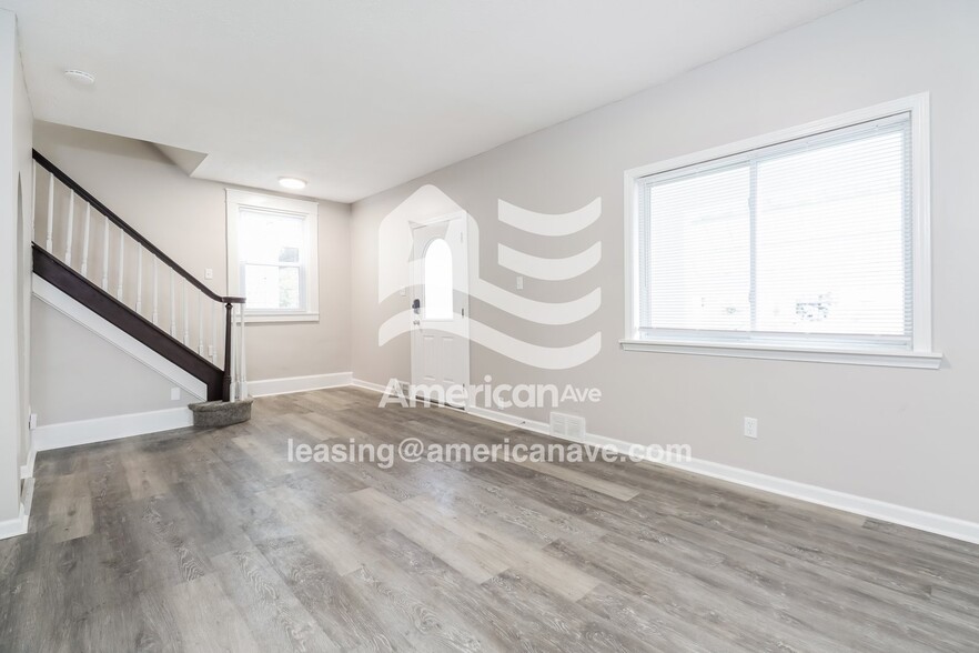 Building Photo - 1222 Main St