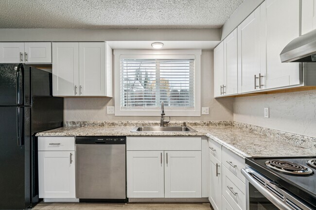 Building Photo - 2111 Airport Ave