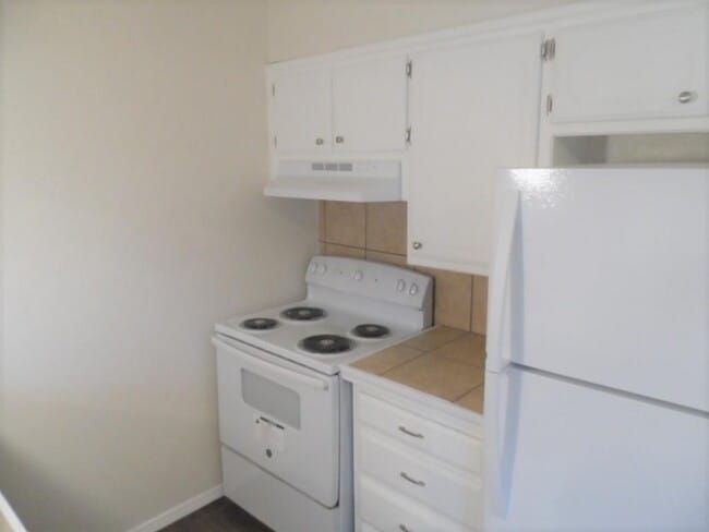Building Photo - 1331 Glen Oaks Ct
