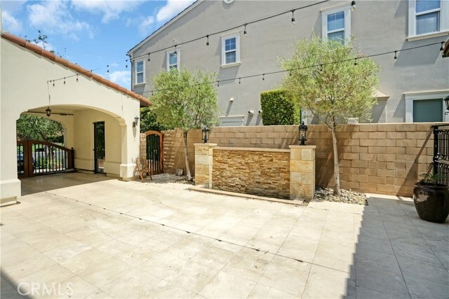 Building Photo - 54 Clifford