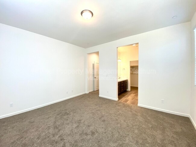 Building Photo - 4137 Beverly Ave