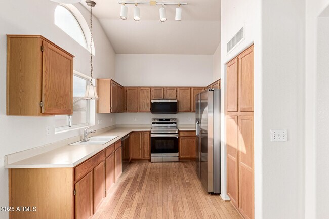 Building Photo - 1793 E Gail Dr