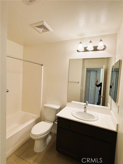 Building Photo - 2643 E Foothill Blvd