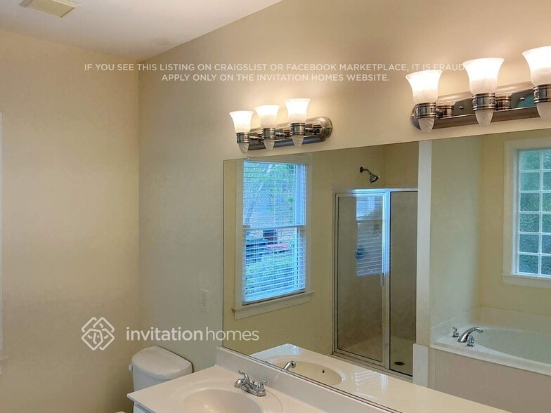 Building Photo - 1208 Champions Pointe Dr