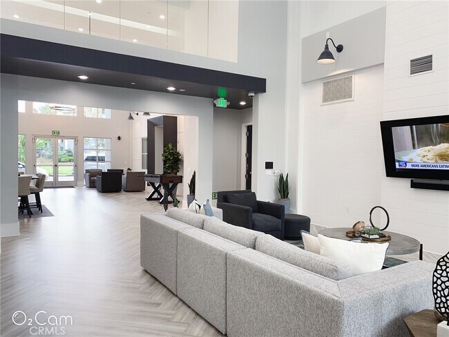 Building Photo - 1480 Scholarship-