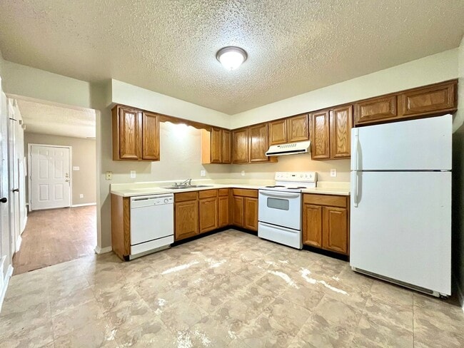 Building Photo - 3051 Olympia Dr