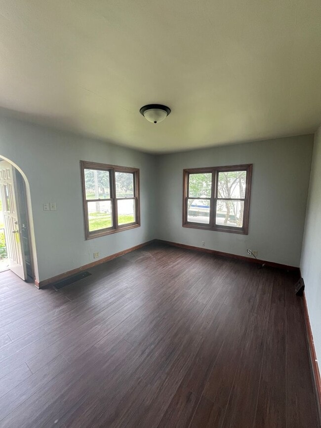 Primary Photo - 3 Bed, 1 Bath - House for rent!