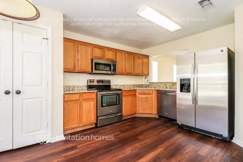 Building Photo - 1044 Waterview Dr