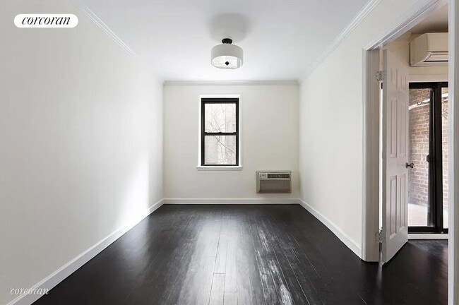 Building Photo - 131 W 82 St