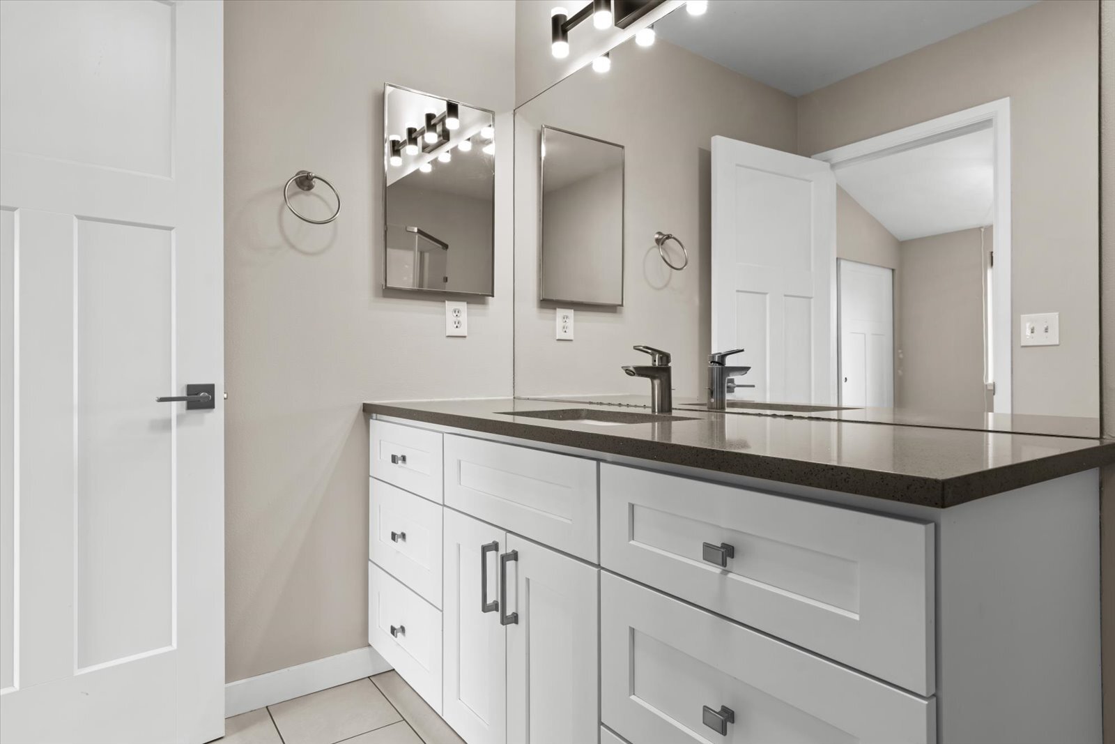 Building Photo - 501 23rd Ave S